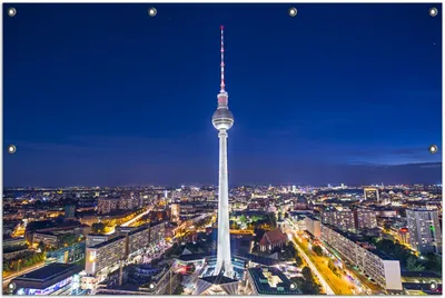 Produktbild von Wallario Outdoor-Poster für Garten oder Balkon, Motiv Fernsehturm Berlin bei Nacht, in ca. 100 x 150 cm