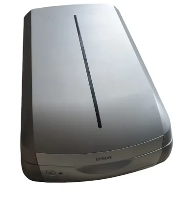 Produktbild von Epson Perfection 4990, 216 x 297 mm, Flachbett, CCD, USB 2.0, LaserSoft Imaging SilverFast SE 6 Adobe Photoshope Elements ABBYY FineReader Sprint OCR, 6.7 kg