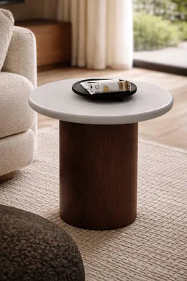 Immagine prodotto di Tavolino rotondo dal design moderno, struttura robusta, ideale per il soggiorno