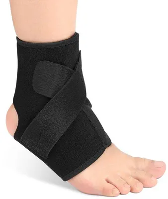 Obrázek produktu pro Nastavitelná neoprenová sportovní bandáž na kotník – ochrana proti zranění při fotbale – pohodlná a prodyšná.