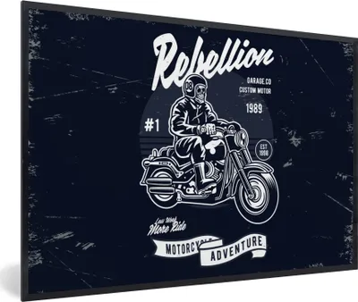 Produktbild von MuchoWow® MuchoWow® Gerahmtes Poster Motorrad - Männer - Vintage 30x20 cm - Poster mit zchwarzem Bilderrahmen - Kunstdruck - Bild-Poster