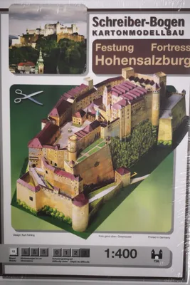 The image shows the packaging of a model kit of the Festung Hohensalzburg fortress.
