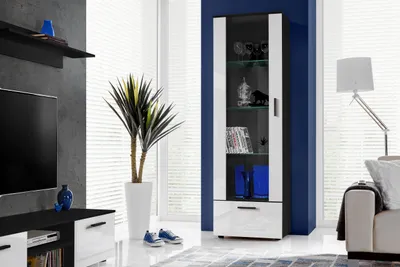 Produktbild von Komodee, Vitrine Schrank Alessandria, Schwarz/Weiß, Breite 60cm x Höhe 192cm x Tiefe 42cm, 3 Glasböden, 1 Regal aus laminierter Platte, für Wohnzimmer, Schlafzimmer