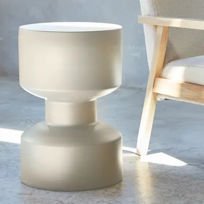 Produktbild von sweeek - Beistelltisch, Sofaende, Nachttisch aus Metall, Ø30x H 47 cm - Creme