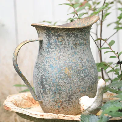 Produktbild von Rustikale Vintage-Metallvaase mit kleinen Vasen für Blumen, kleine Vase für Blumen, rustikale Deko, Metall, Küche