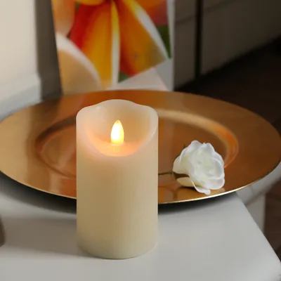 LED Kerze GLOW - Echtwachs - warmweiss glimmende Flamme - H- 12-5cm- D- 7-5cm - Timer - creme