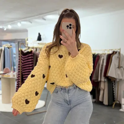 Produktbild von Pullover mit Herzen Damen "Lola" Gelb, Damenpullover, Ballonärmeln, leicht oversize, für Frauen Pullover, Sweatshirt für Frau, Dicker Winterpullover