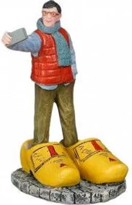 Produktbild von Dekorationsfigur 'Tourist in Holland' für die Gestaltung Ihres Miniaturdorfes, 5x4x7 cm