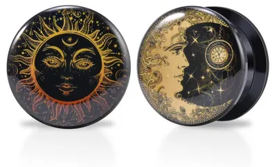 Immagine prodotto di Espansore per tunnel, 28 mm, in acrilico ed epossidico, con decorazioni a forma di sole, luna e pentagramma, stile punk, confezione da 1 paio