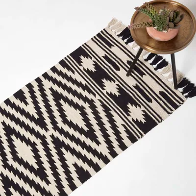 Produktbild von HOMESCAPES Dinan Teppich-Läufer Baumwolle – 66 x 200 cm, schwarz-weiß gemustert
