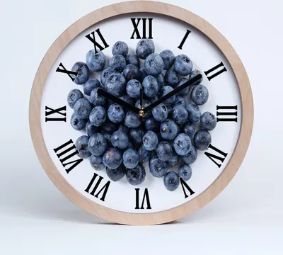 Produktbild von Holzuhr 25fi cm wanduhr - schwarze Spitzen - Blaubeeren