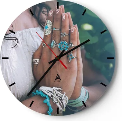 Produktbild von Wanduhr - Rund - Glasuhr - Hände Schmuck Boho - 40x40cm - Schleichendes Uhrwerk - Lautlos - zum Aufhängen bereit - Dekoration Modern - Wanddekoration aus Glas - C3AR40x40-4412