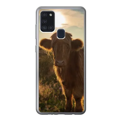 Produktbild von MuchoWow® Handyhülle Schutzhülle Hülle für Samsung Galaxy A21s Schottischer Highlander - Sonnenuntergang - Gras Silikon Softcase Handy Hülle - Hartschale