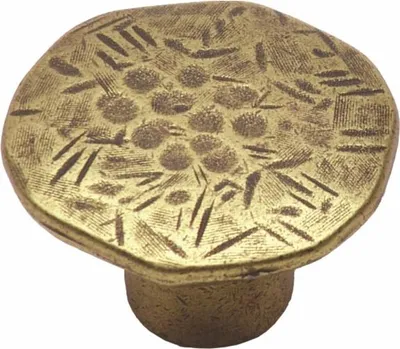 Image de Bouton GG16, patine sur laiton