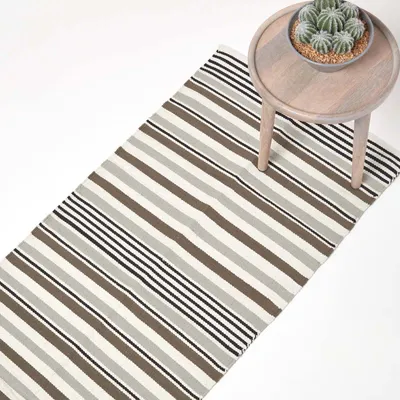 Immagine prodotto di HOMESCAPES Tappeto in cotone a righe grigio-nere, 66x200 cm