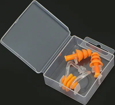 Produktbild von INF Set mit Nasenklemme und Ohrstöpseln aus Silikon zum Schwimmen Orange
