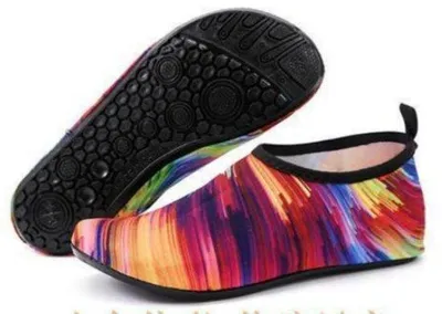Produktbild von Schwimm-Schuhe mit dicken Sohlen - Größe XL, Länge 24-25 cm - atmungsaktive, dünne Strand-Schwimm-Schuhe - Tennisschuhe - Schwimm-Schuhe und Socken - Fußschutz, hautfreundliche Yoga-Schuhe und Socken