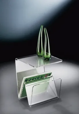 Produktbild von Hochwertiger Acryl-Glas Zeitungsständer, Beistelltisch mit Zeitschriftenständer, Zeitungstasche, klar, 35 x 35 cm, H 41,5 cm, Acryl-Glas-Stärke 10 mm
