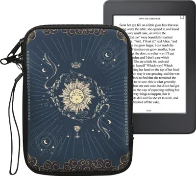 Produktbild von kwmobile Tasche für eReader - Neopren Hülle Schutzhülle Tarot Karten Dunkelblau Gelb Schwarz - 17 x 12 x 2 cm Innenmaße