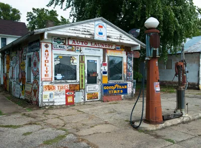Produktbild von Fototapete Vlies 18766 Old Vintage Retro Gas Station 7-tlg. 350 x 260 cm