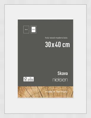 Obrázek produktu pro Dřevěný fotorámeček Nielsen Skava, bílý, 30 x 40 cm