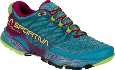 Trailrunning-Schuh "Akasha II Woman" von La Sportiva in Türkis mit lila und grünen Akzenten.