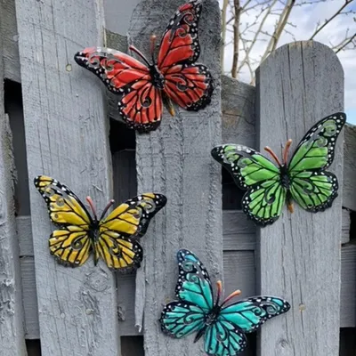 4er-Set dekorative Schmetterlings-Zaunhänger aus Metall, bunt