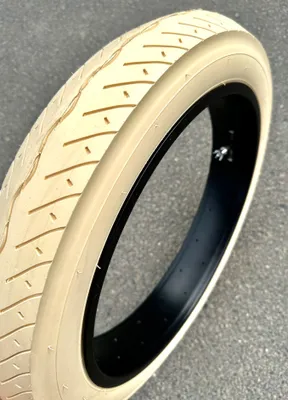 Zdjęcie produktu dla Kremowe opony Street Hog 20 x 3.0