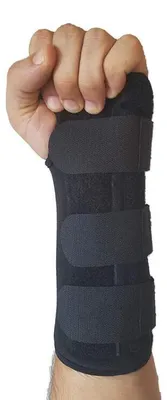 Produktbild von Handgelenkschutz mit Metallschiene und Bandage für tags und nachts