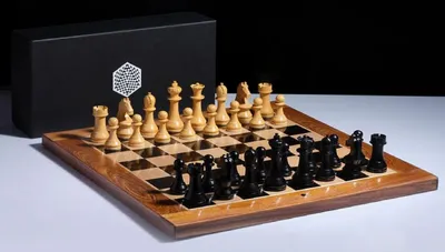 Produktbild von Casa Padrino Luxus Schach Set 50 x 50 cm - Holz Schachspiel - Schachbrett mit Schachfiguren