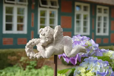 Produktbild von Charmanter Gartenstab, Beetstecker kleiner ENGEL im antique shabby chic Stil