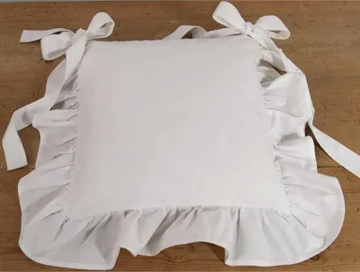 Produktbild von Kissenhülle ELLI Bänder & Rüschen ivory 40x40 cm Baumwolle
