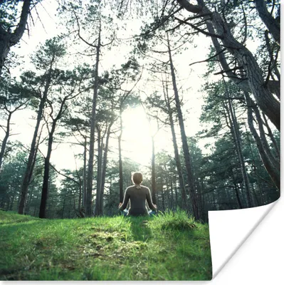 Produktbild von MuchoWow® Poster Jemand macht Yoga in den Wäldern 30x30 cm - Wandposter - Printing