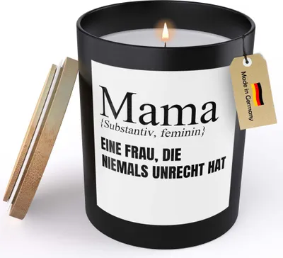 Produktbild von 22Feels Mama Geschenk Spruchkerze "Definition" Muttertag Geburtstag Weihnachten Sojawachs Kerze im Glas Handgemacht Schwarz mit Spruch Duft Deko Vegan Nachhaltig - ZITRUS