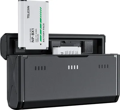 Produktbild von TELESIN CMR-001 2 Stueck NP-BX1 Akkus + 3-Slot-Akkuladegeraet mit Kartensteckplaetzen und USB-Anschluss, kompatibel mit Sony ZV-1/ RX100M6/ H400/ WX350/ RX100 / HX50/ HDR-PJ410/ FDR-X3000R/ HDR-CX405/ FDR-X3000-Kamera