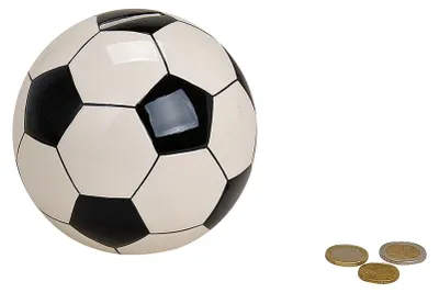 Produktbild von Sparschwein in Form eines Fußballs, Ø 13 cm – Keramik-Sparschwein mit Schloss und Schlüssel – Geschenk für Fußballfans, Kinder und Sportbegeisterte – Dekorationsartikel und eine witzige Sparidee.