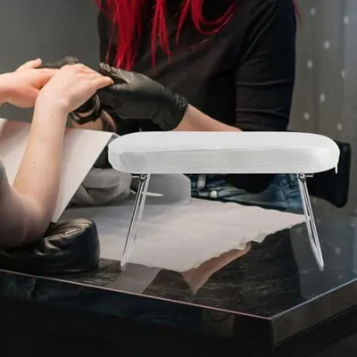 Produktbild von Weißes Maniküre-Handkissen mit Handauflage und Nagelkissen für Nagelpflege und Heimgebrauch
