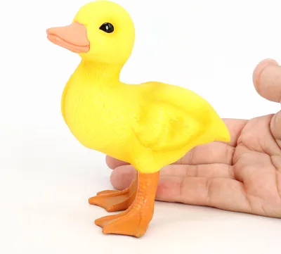 Productafbeelding van Klein eendenspeelgoed, schattig, levendige kleuren, realistisch uiterlijk, kleurvast, duurzaam plastic, decoratie in een cementgele tint