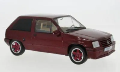 Produktbild von MCG MCG18433 - 1/18 - Opel Corsa A Custom, dunkelrot, 1983 -