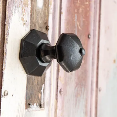 Produktbild von Türknauf mit Rosette, Türdrücker, feststehend | Eisen, Schwarz | H 6,5 x B 6,5 cm