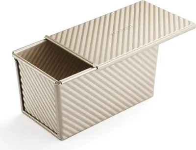 Obrázok produktu pre Forma na pečenie chleba Monfish Pullman bochník s vekom nepriľnavý zlatý 450 g cesta