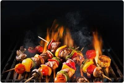 Produktbild von Küchenmatte 150x225 cm Vinylmatte Bodenmatte Dekoration - Fleischspieße vom Grill