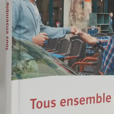 Zdjęcie produktu dla Tous ensemble. Schülerbuch fester Einband. 5. Lernjahr