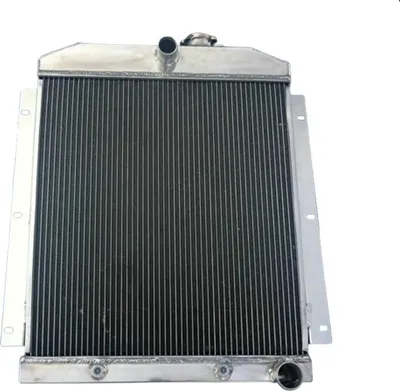 Immagine prodotto di Radiatore, alluminio, dimensioni interne 19-3/8" x 20-3/4" x 2", dimensioni totali 22-1/2" x 25-1/2" x 4-1/2", attacco superiore 1-1/2", uscita inferiore 1-3/4"