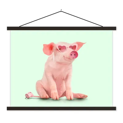 Produktbild von MuchoWow® Textilposter Schwein - Rosa - Brille - Sockel - Tiere 150x113 cm mit holzfarbenen Rahmen - Poster