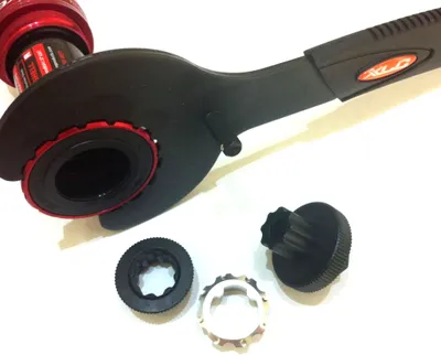 Obrázok produktu pre XLC TO-S01 kľúč na montáž spodnej konzoly/kľuky pre Shimano Hollowtech II a Truvativ GXP, čierny