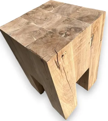 Produktbild von Massiver Eichenhocker im rustikalen Stil 30x30x50cm mit geraden Beinen