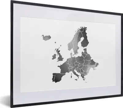 Produktbild von MuchoWow® Gerahmtes Poster Europa-Karte in Aquarell - schwarz und weiß 40x30 cm - Poster mit Schwarzem Bilderrahmen Wandposter Rahmen Foto Bilder - Bilderrahmen - Poster im Rahmen
