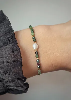 Produktbild von Armband mit Natursteinen, Zoisit, Rubin, Perle, Seidenfaden