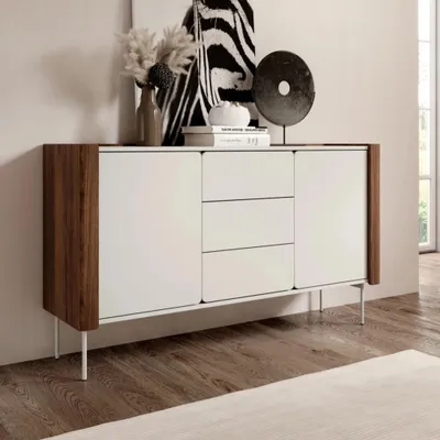Obrázek produktu pro Komoda Kalon 142 cm Kašmír / Warmia ořech se zaoblenými boky a kovovými nožkami